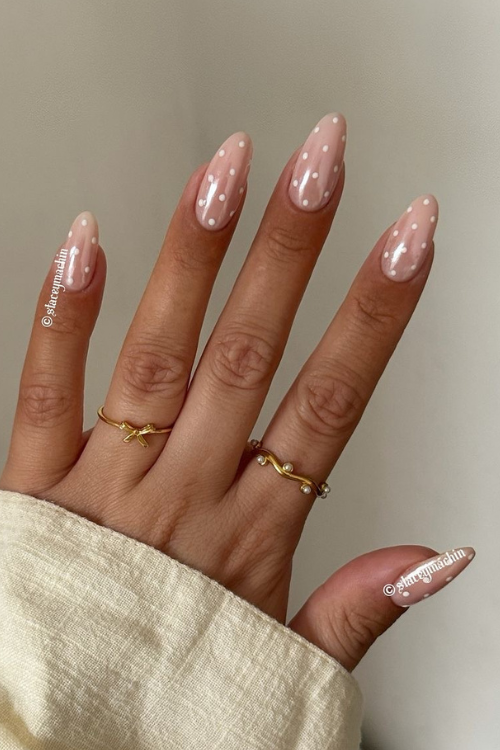 33 Polka Dot Nails That Make You Forget About French Tips