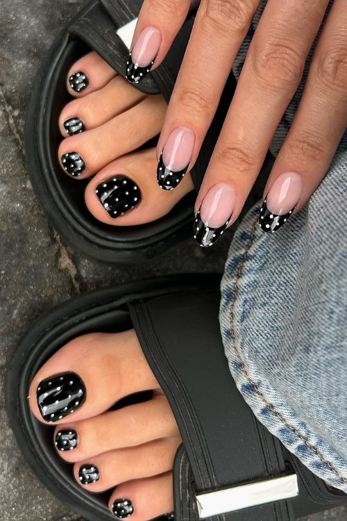 33 Polka Dot Nails That Make You Forget About French Tips