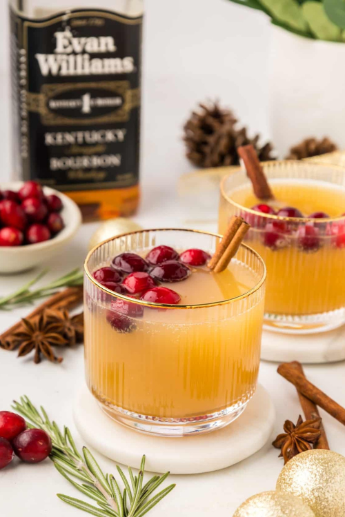 The 24 Christmas Cocktails That Instantly Turn You Into the Hostess of the Year The 24 Christmas Cocktails That Instantly Turn You Into the Hostess of the Year