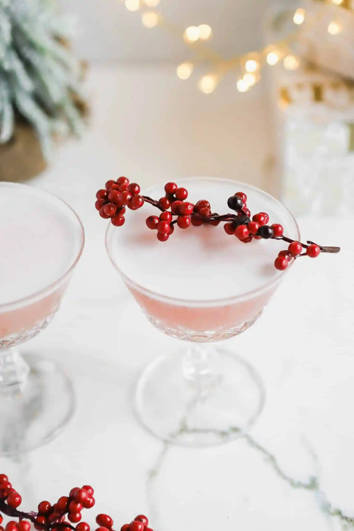 The 24 Christmas Cocktails That Instantly Turn You Into the Hostess of the Year The 24 Christmas Cocktails That Instantly Turn You Into the Hostess of the Year