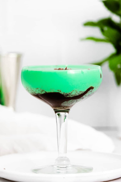 The 24 Christmas Cocktails That Instantly Turn You Into the Hostess of the Year The 24 Christmas Cocktails That Instantly Turn You Into the Hostess of the Year