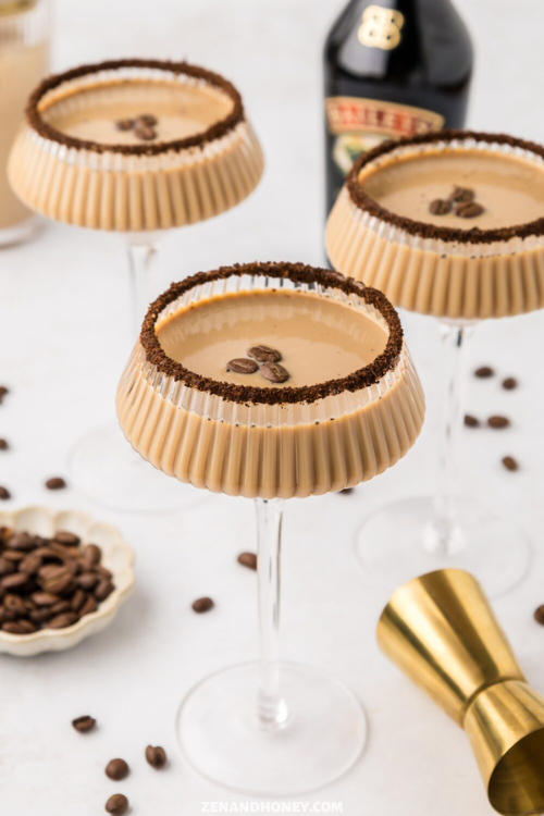 The 24 Christmas Cocktails That Instantly Turn You Into the Hostess of the Year The 24 Christmas Cocktails That Instantly Turn You Into the Hostess of the Year