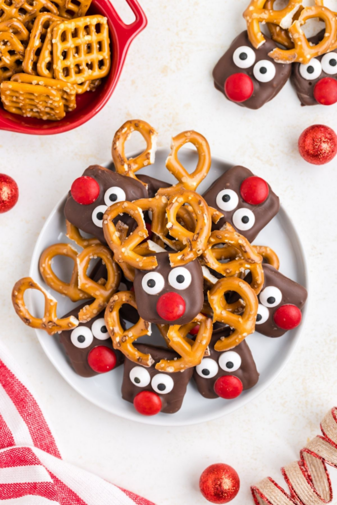 19 Most Addictive Christmas Snacks You’ll Want on Repeat