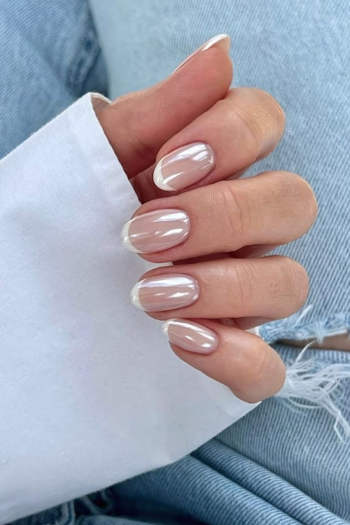 10 White Chrome Nails So Good You’ll Screenshot Immediately 10 White Chrome Nails So Good You’ll Screenshot Immediately
