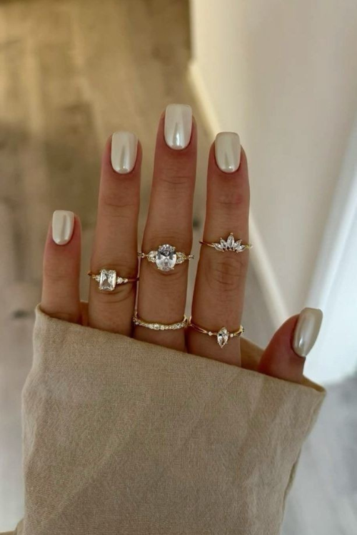 10 White Chrome Nails So Good You’ll Screenshot Immediately 10 White Chrome Nails So Good You’ll Screenshot Immediately