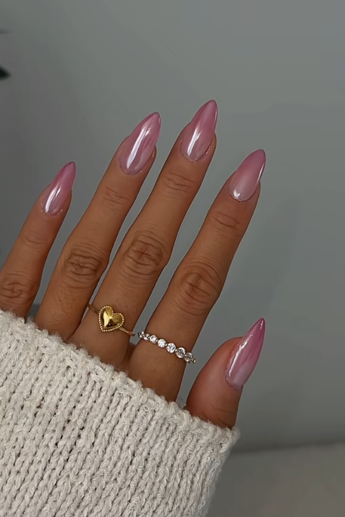 10 White Chrome Nails So Good You’ll Screenshot Immediately 10 White Chrome Nails So Good You’ll Screenshot Immediately