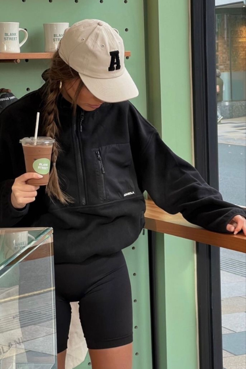 13 Soccer Mom Outfits That Make You the Hottest on the Sidelines
