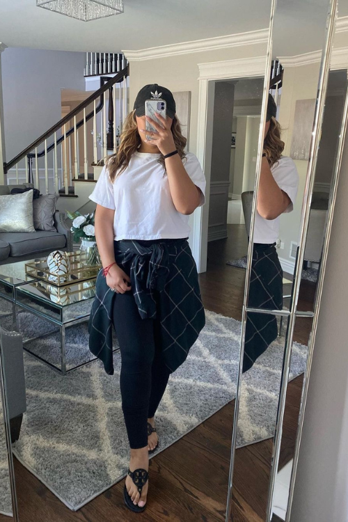 13 Soccer Mom Outfits That Make You the Hottest on the Sidelines