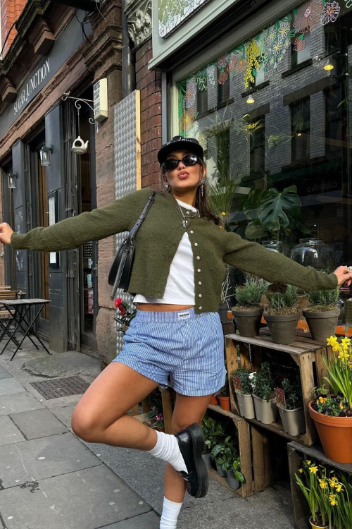31 Cute Boxer Shorts Outfits Every Cool Girl Is Pinning Right Now