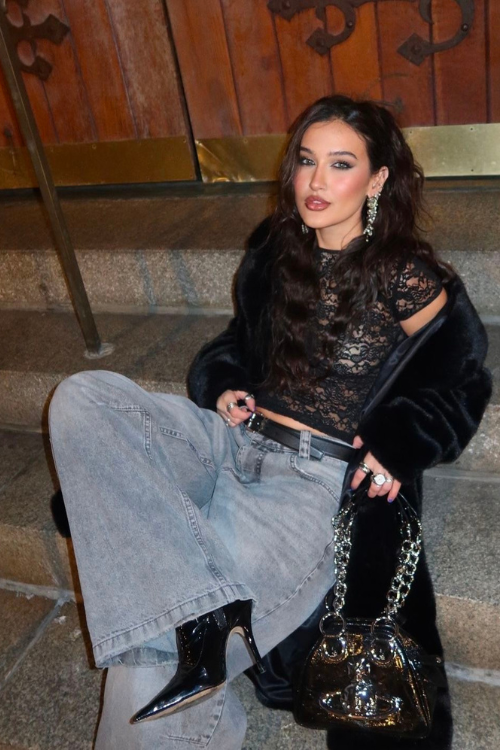 24 Winter Party Outfits That Guarantee You’re the Best-Dressed in the Room 24 Winter Party Outfits That Guarantee You’re the Best-Dressed in the Room