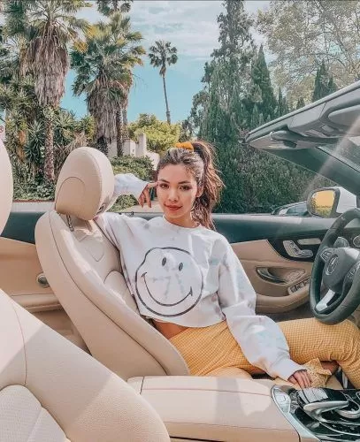 Relaxed Smiley Face Sweatshirt Look