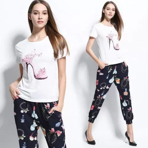 Graphic Tee with Printed Cropped Pants