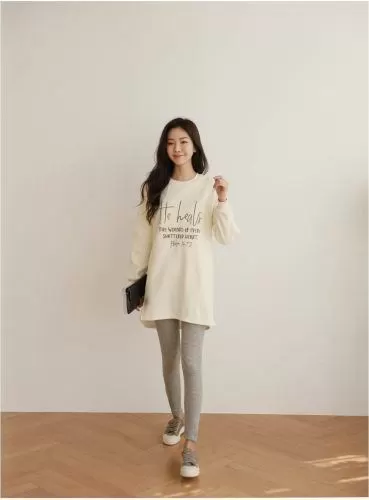 Oversized Graphic Sweatshirt with Leggings