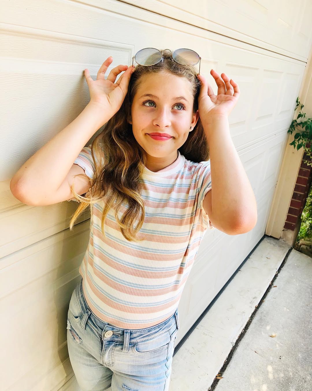 Casual Striped Tee And Distressed Denim Shorts
