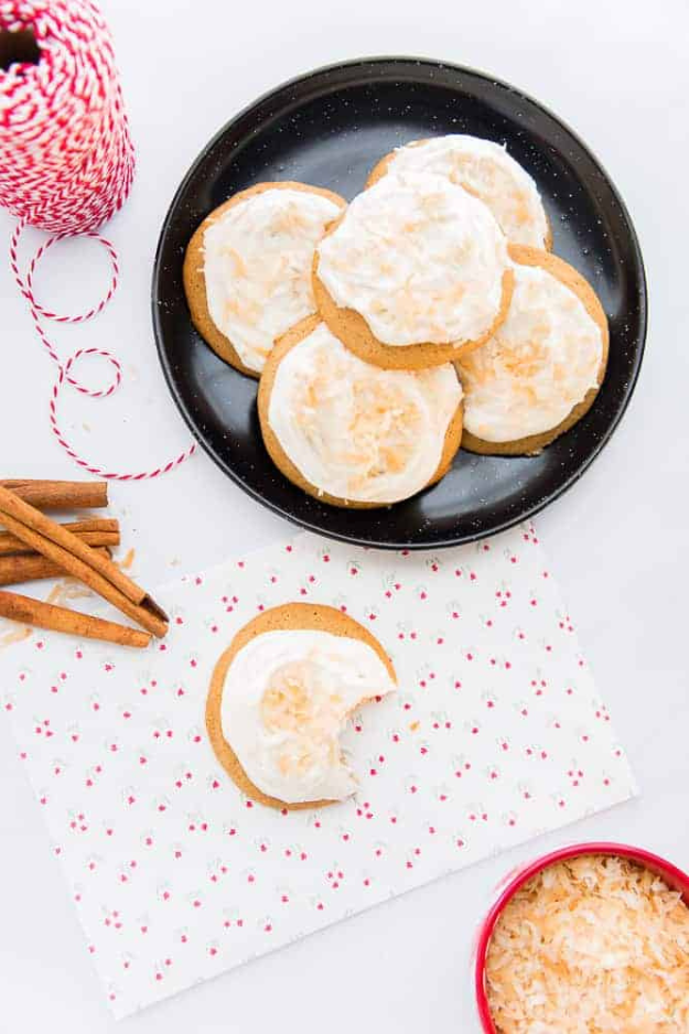 30 Fall Cookies So Good, You’ll “Accidentally” Eat Three Before They Cool