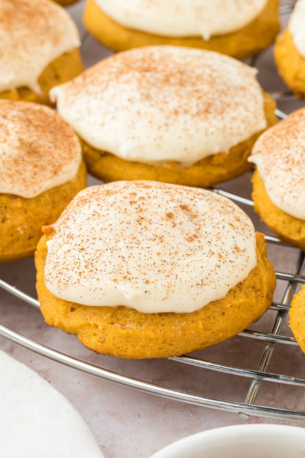 35 Cozy Fall Desserts That Make Your Kitchen Smell Like Pure Happiness