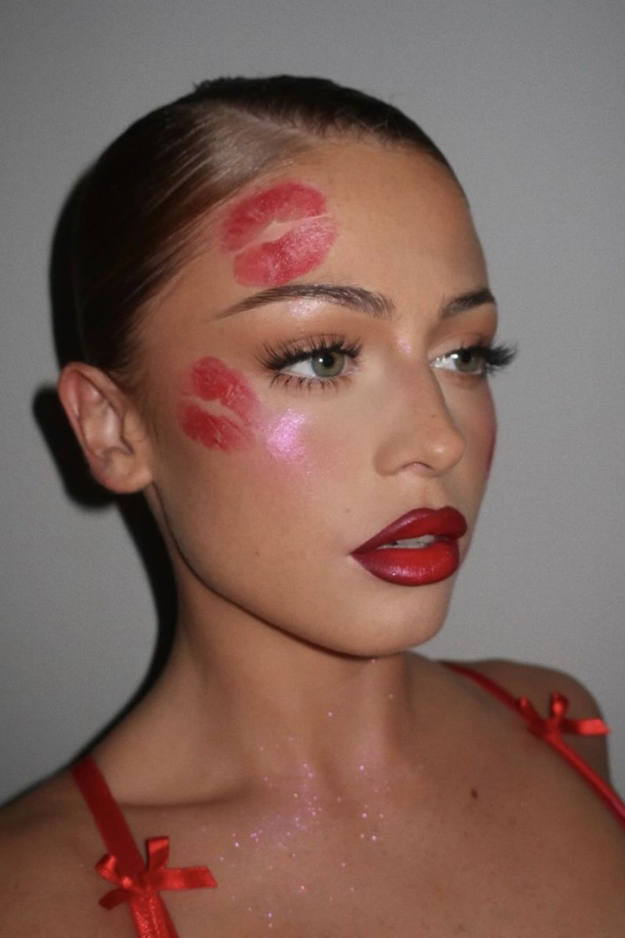 19 Damn Easy Halloween Makeup Ideas for People Who Forgot to Plan a Costume
