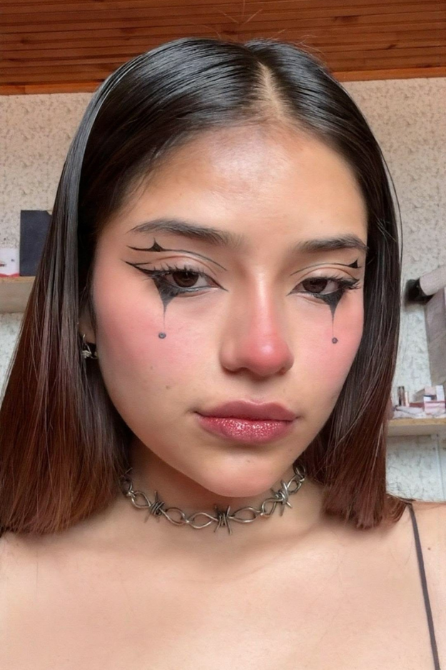 19 Damn Easy Halloween Makeup Ideas for People Who Forgot to Plan a Costume
