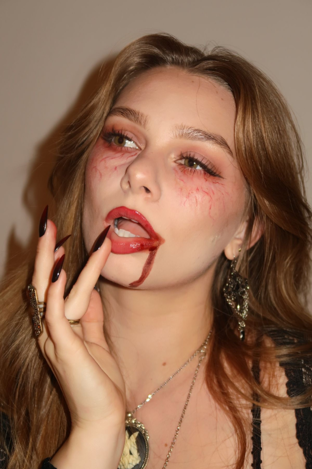 19 Damn Easy Halloween Makeup Ideas for People Who Forgot to Plan a Costume
