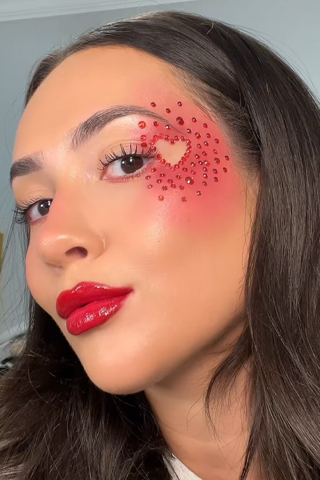 19 Damn Easy Halloween Makeup Ideas for People Who Forgot to Plan a Costume