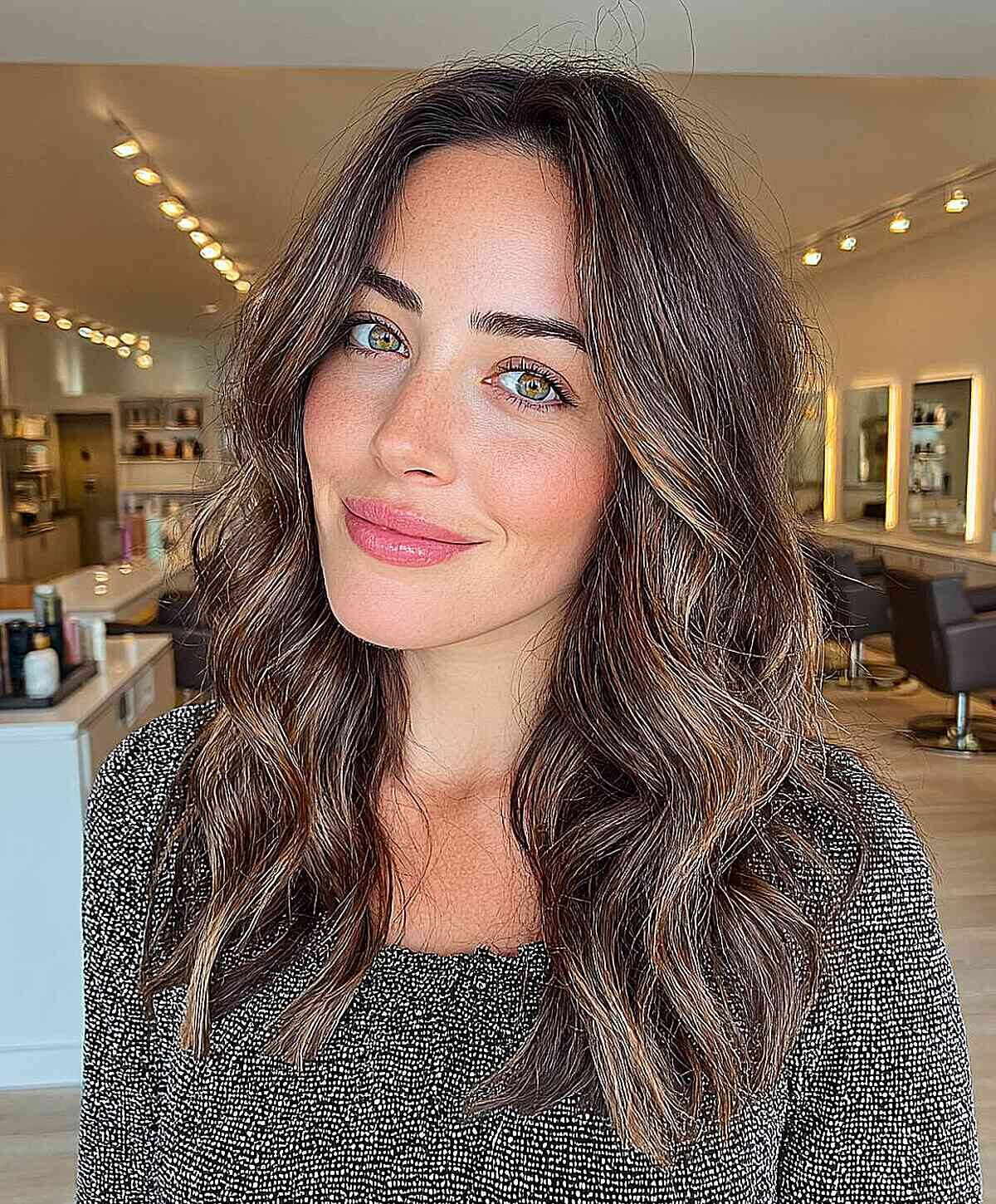 35 Gorgeous Wavy Hair Ideas You'll Want to Save Effortlessly Chic Wavy Lob