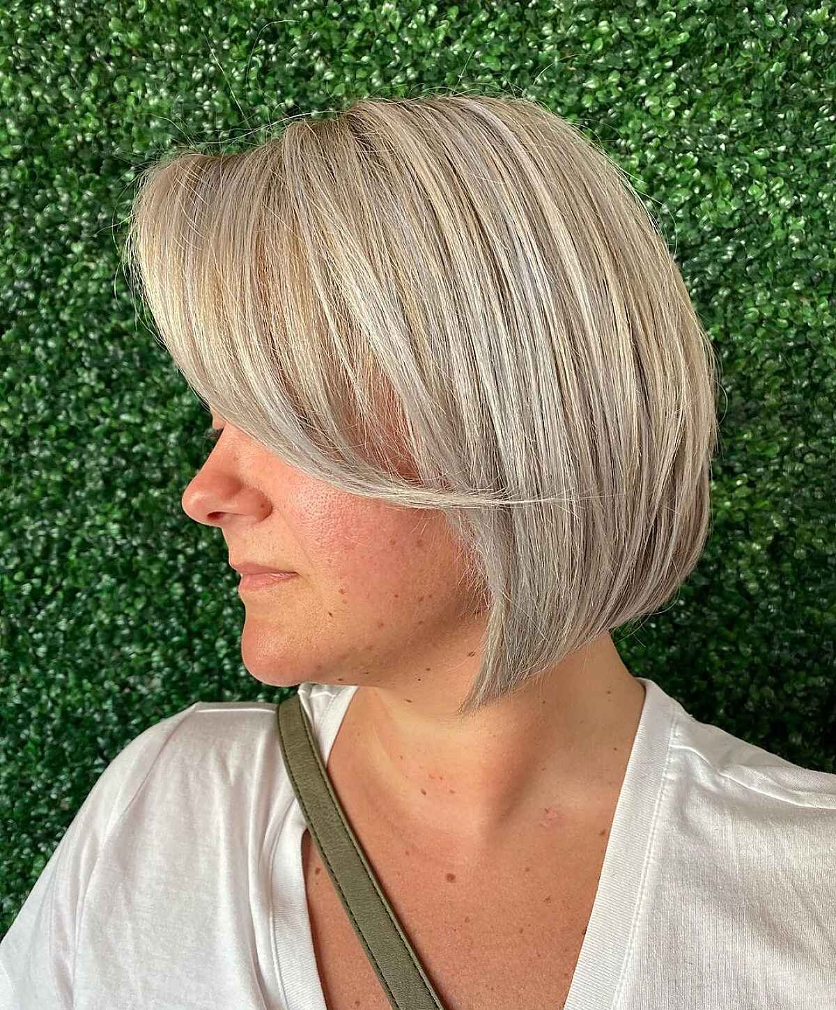 29 Short Hair Ideas with Side Bangs That Look Instantly Stylish Short Hair with Swoopy Bangs