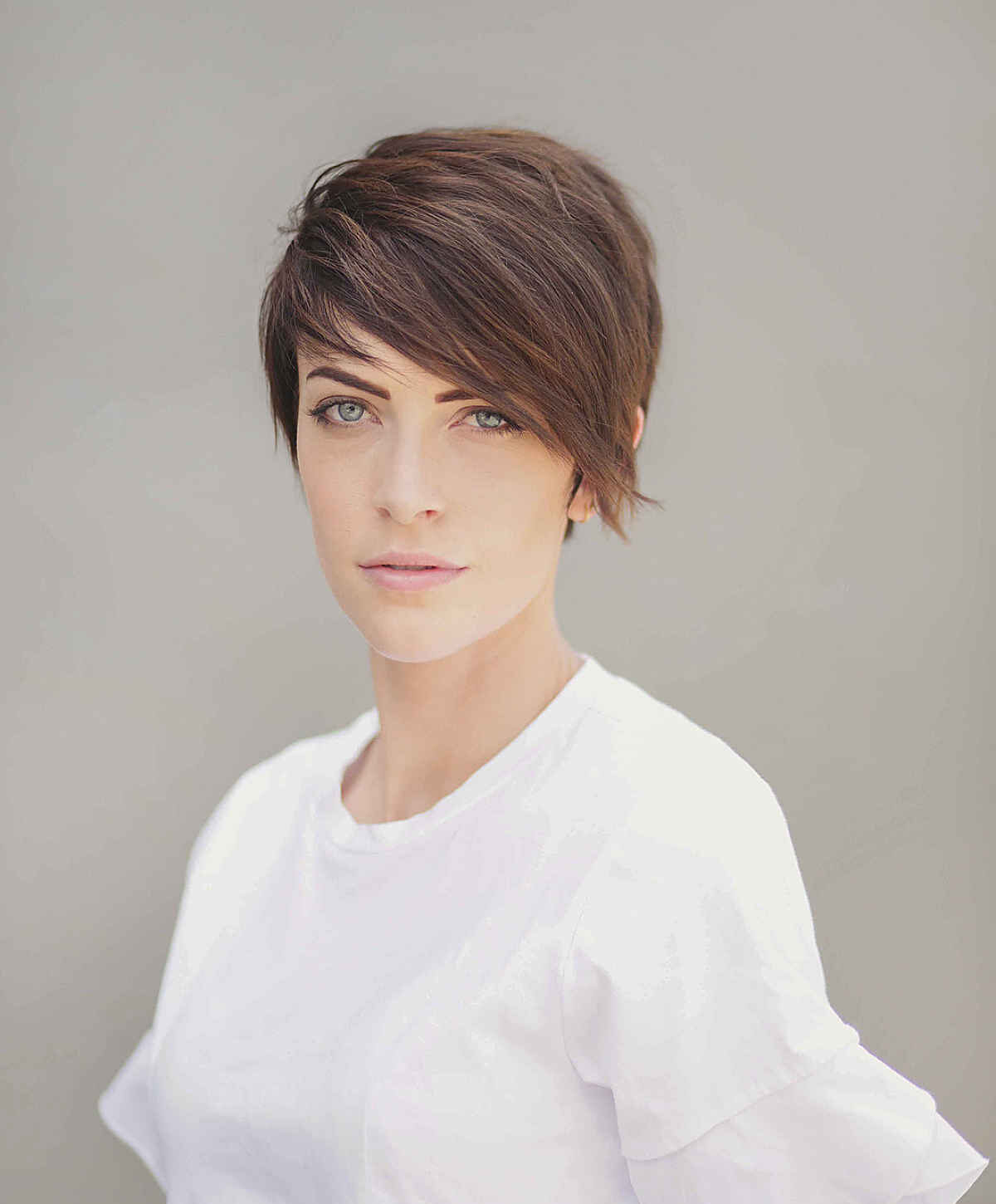 29 Short Hair Ideas with Side Bangs That Look Instantly Stylish Short Pixie Cut with Side Bangs