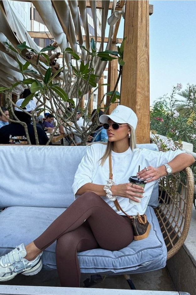 15 Trendy Sportliche Outfits That Nail the Cool-Girl Athleisure Look Every Time