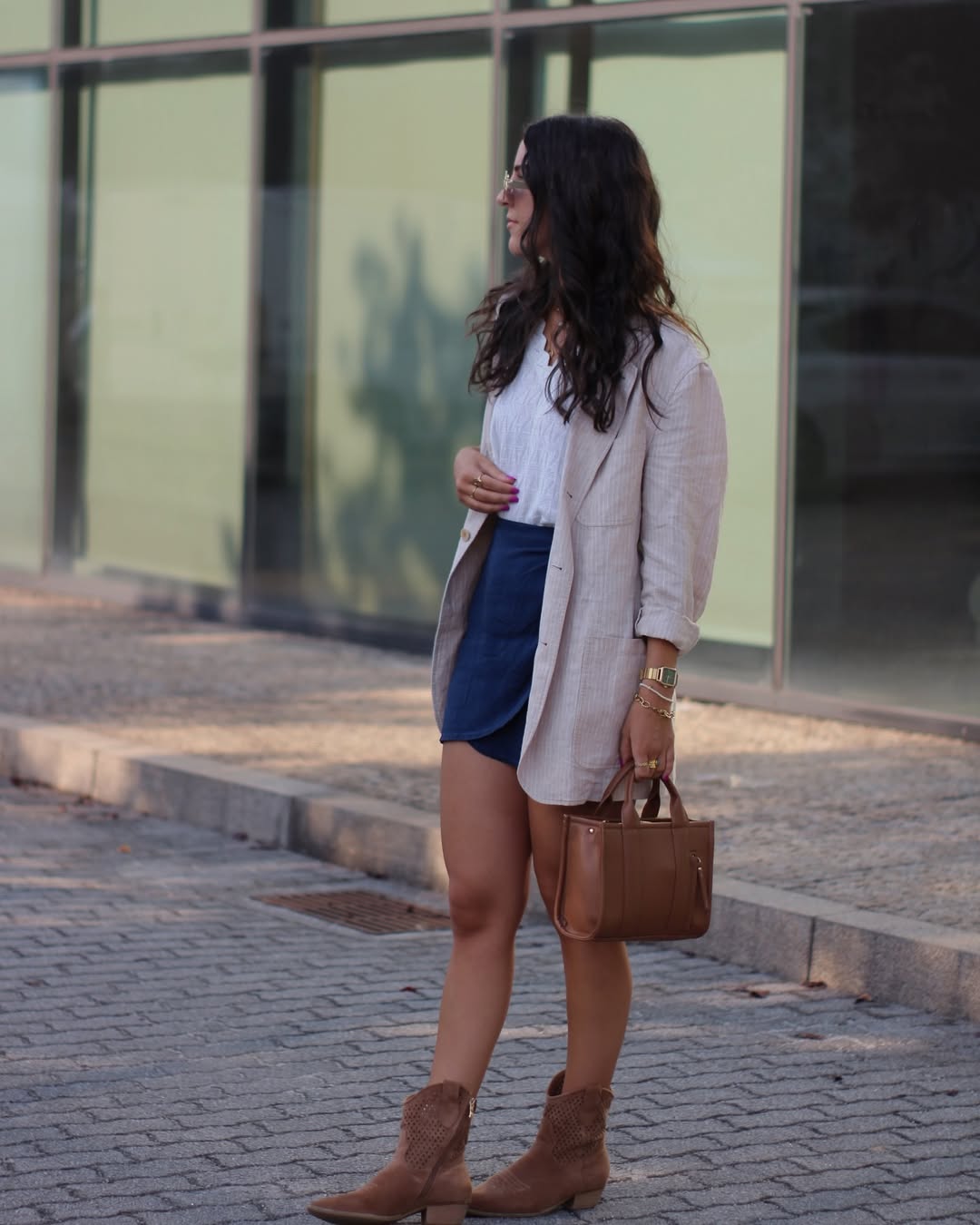 Beige Linen Blazer With Denim Shorts Street Style