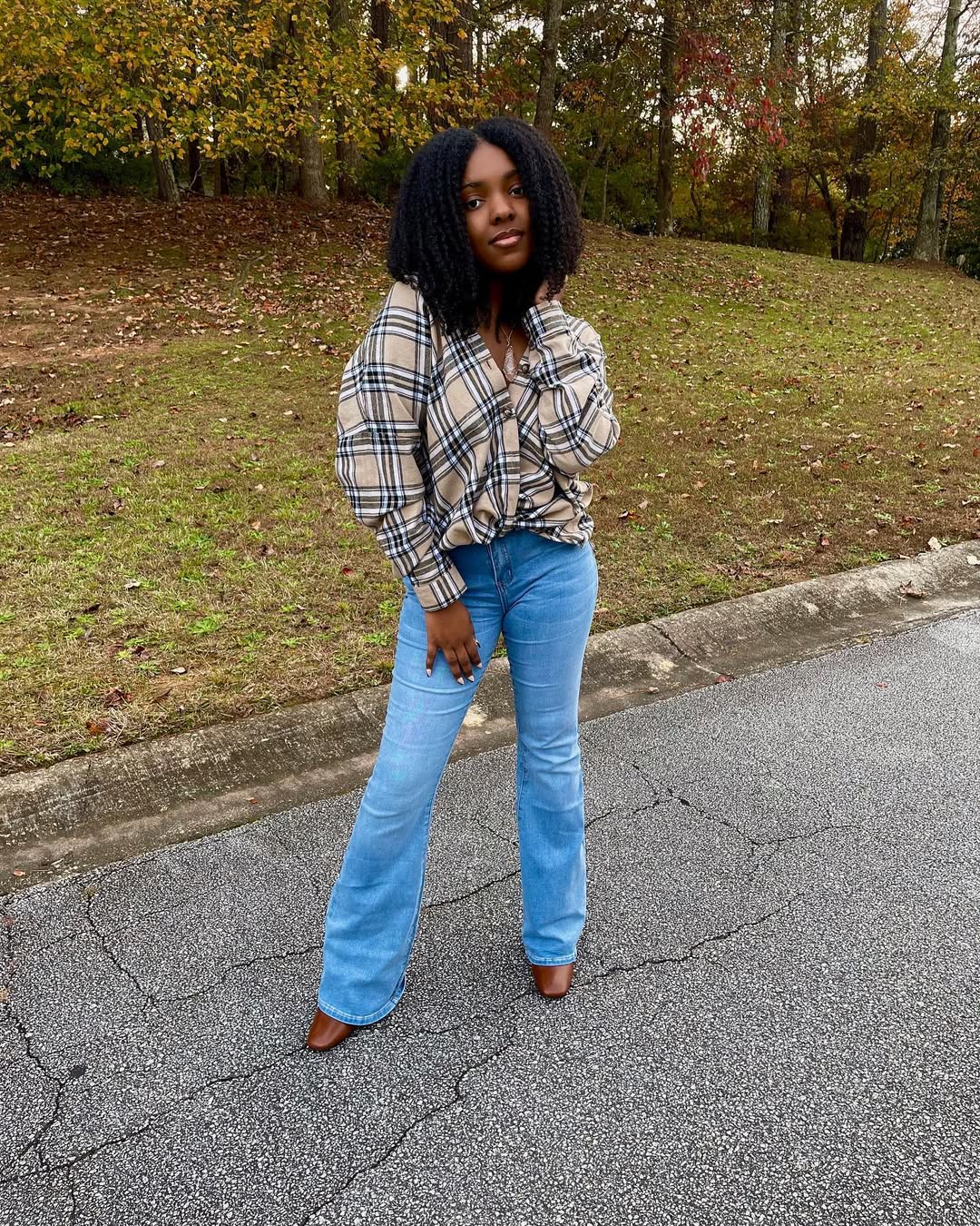 Casual Plaid Shirt And Flare Jeans Combo