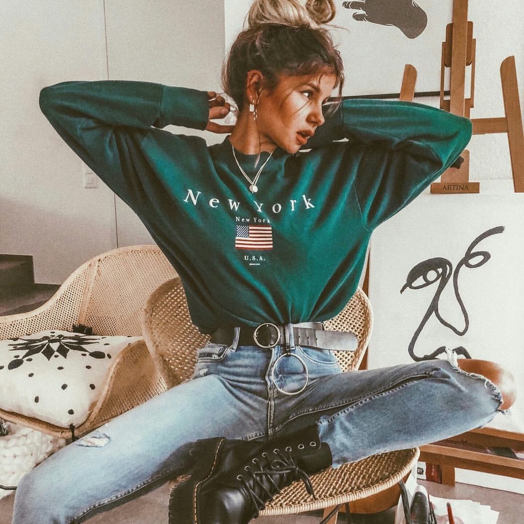 90s Green New York Sweatshirt And Ripped Jeans