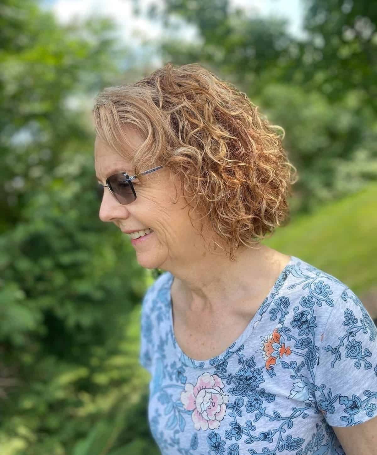 Short Haircut for Elderly Women with Curly Hair