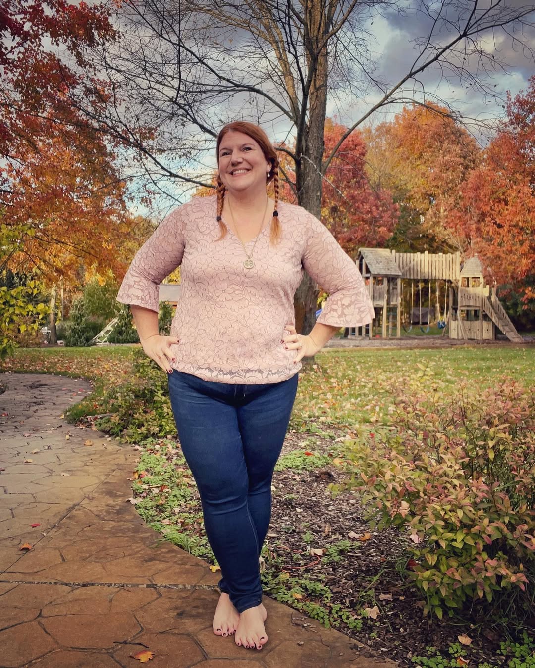 Casual Pink Lace Top With Skinny Jeans