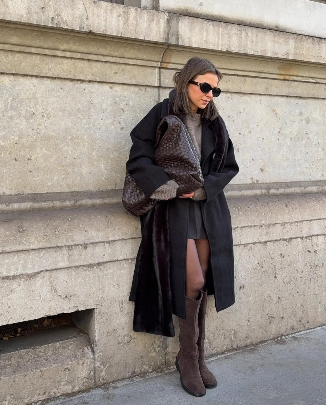 Chic Monochrome Outfit With A Statement Bag