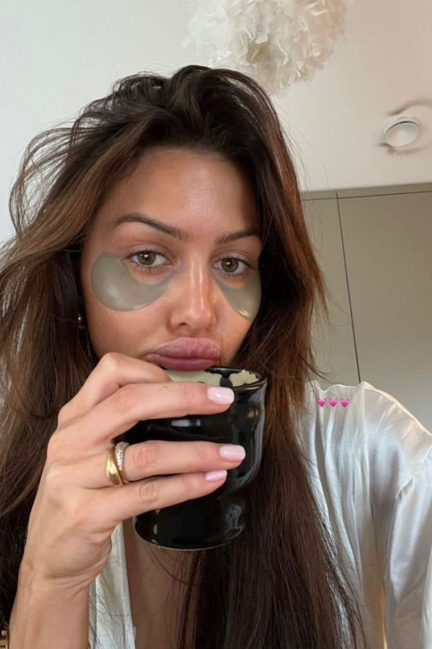 15 Easy Habits to Steal From Attractive Women (That Have Nothing to Do With Looks)