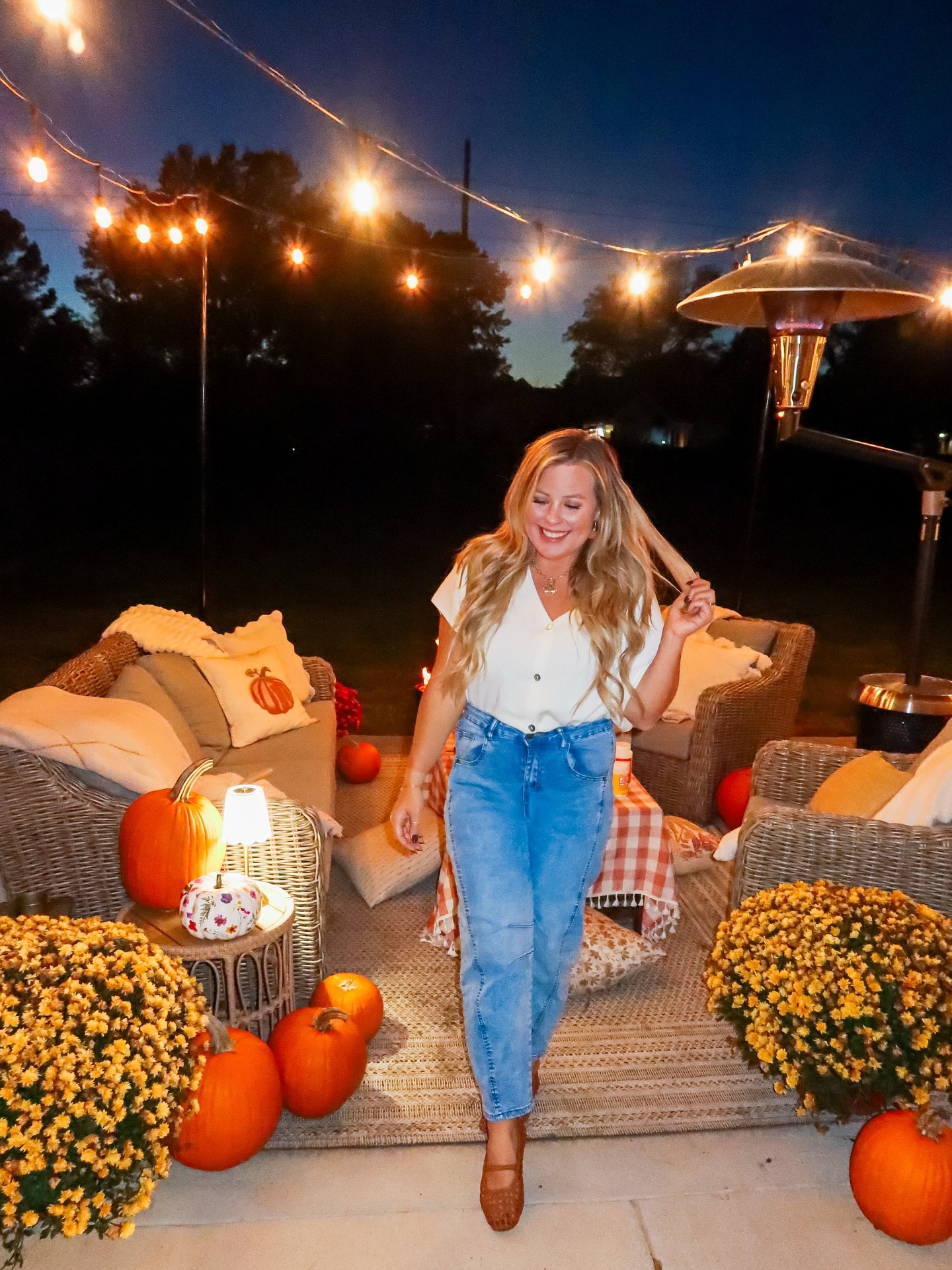 Casual Chic White Top And Blue Jeans Outdoor Party Look