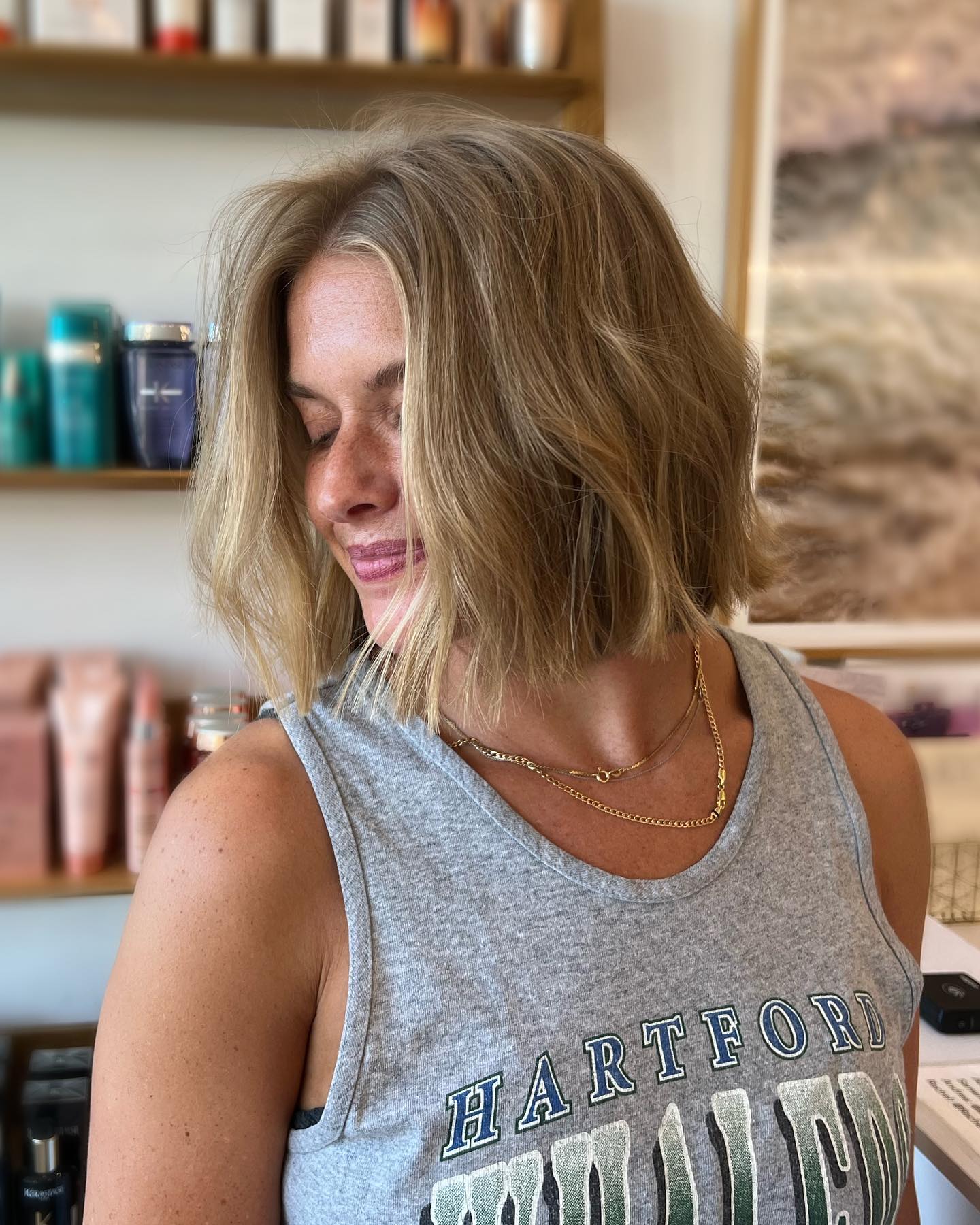 Effortless Wavy Bronde Bob With Face-Framing Layers