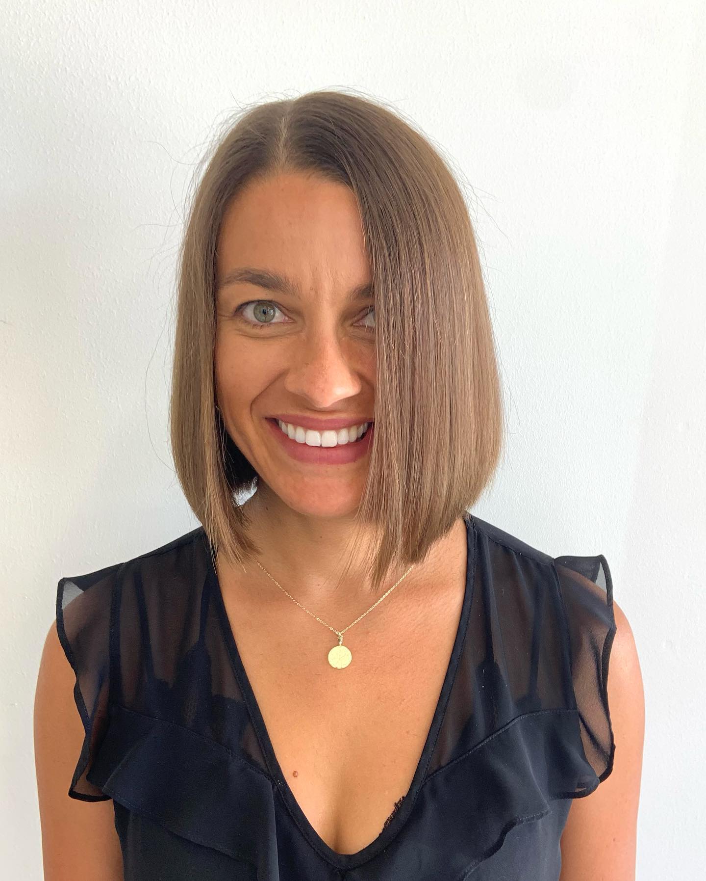 Sharp Collarbone Bob With Subtle Ash Brown