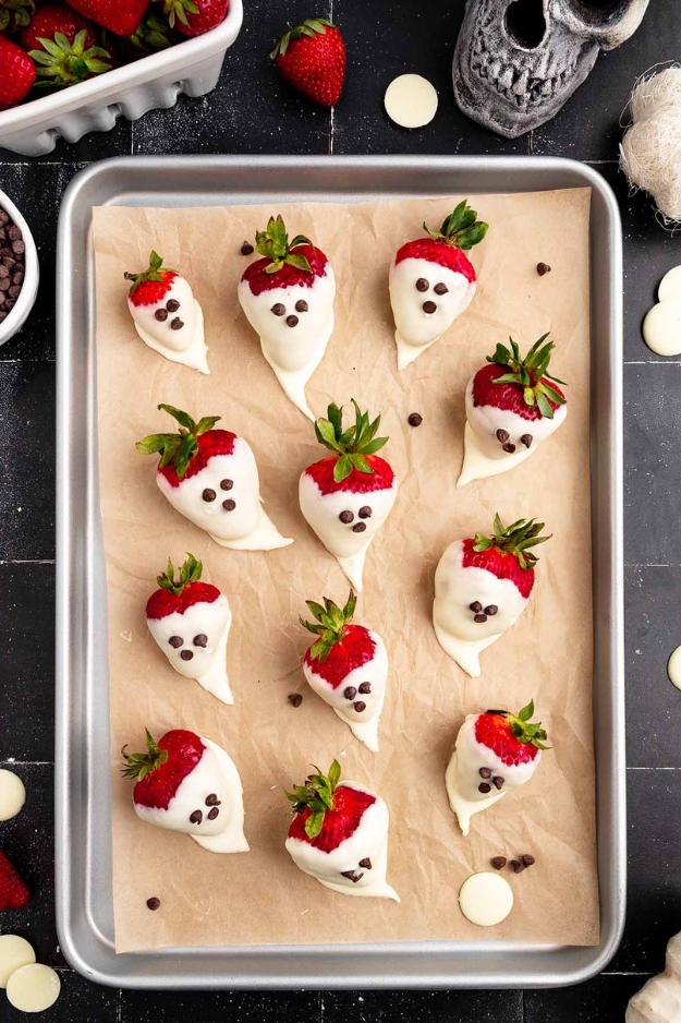 31 Easy Halloween Desserts That Steal the Spotlight Before the Candy Does 31 Easy Halloween Desserts That Steal the Spotlight Before the Candy Does