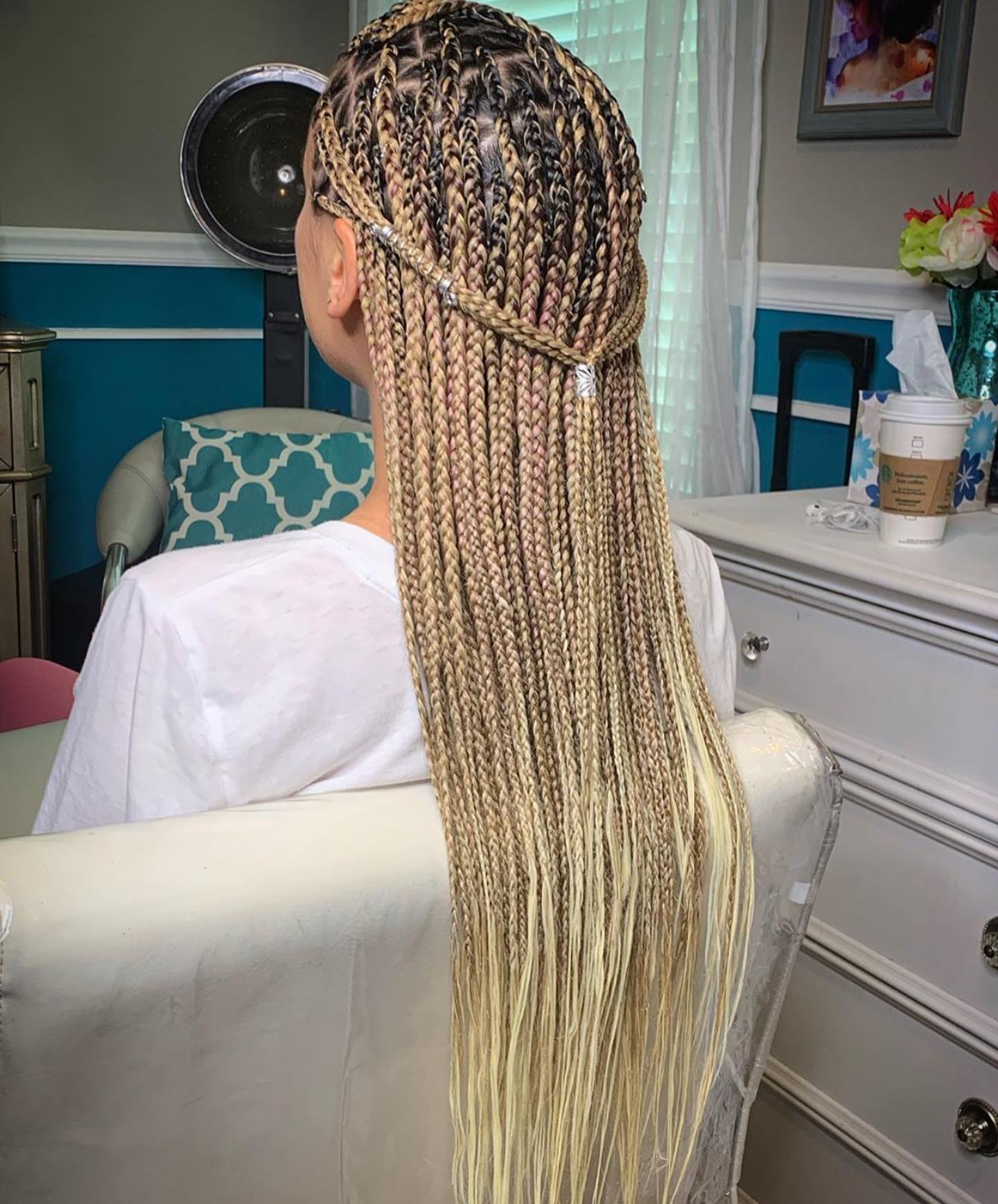 Blonde Ombre Knotless Box Braids With Accents