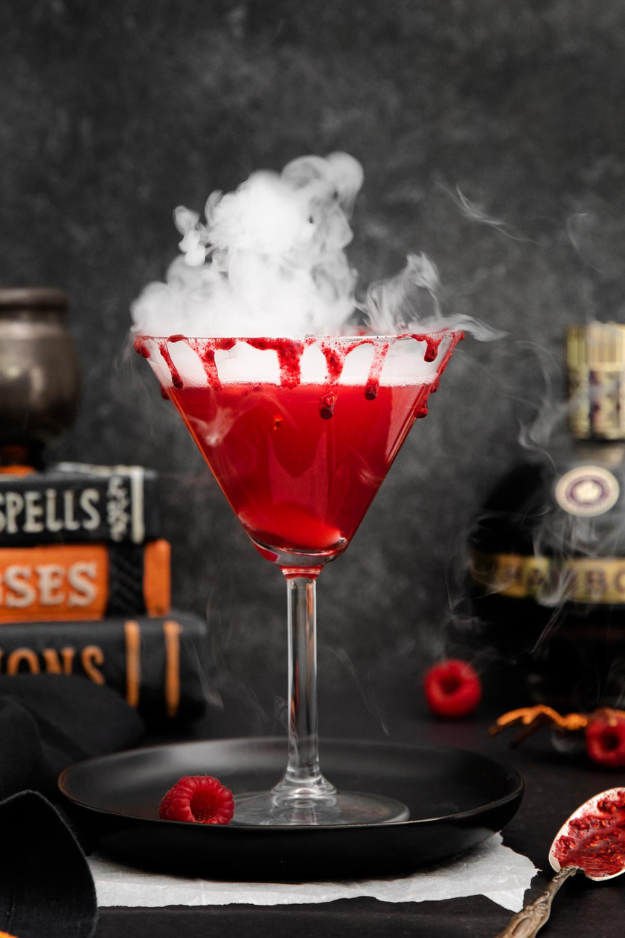 30 Halloween Cocktails That Look Like They Came Straight From a Witch’s Bar Cart 30 Halloween Cocktails That Look Like They Came Straight From a Witch’s Bar Cart