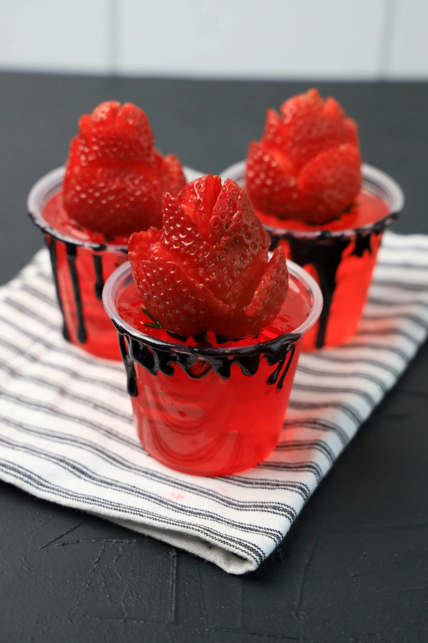 30 Halloween Cocktails That Look Like They Came Straight From a Witch’s Bar Cart 30 Halloween Cocktails That Look Like They Came Straight From a Witch’s Bar Cart