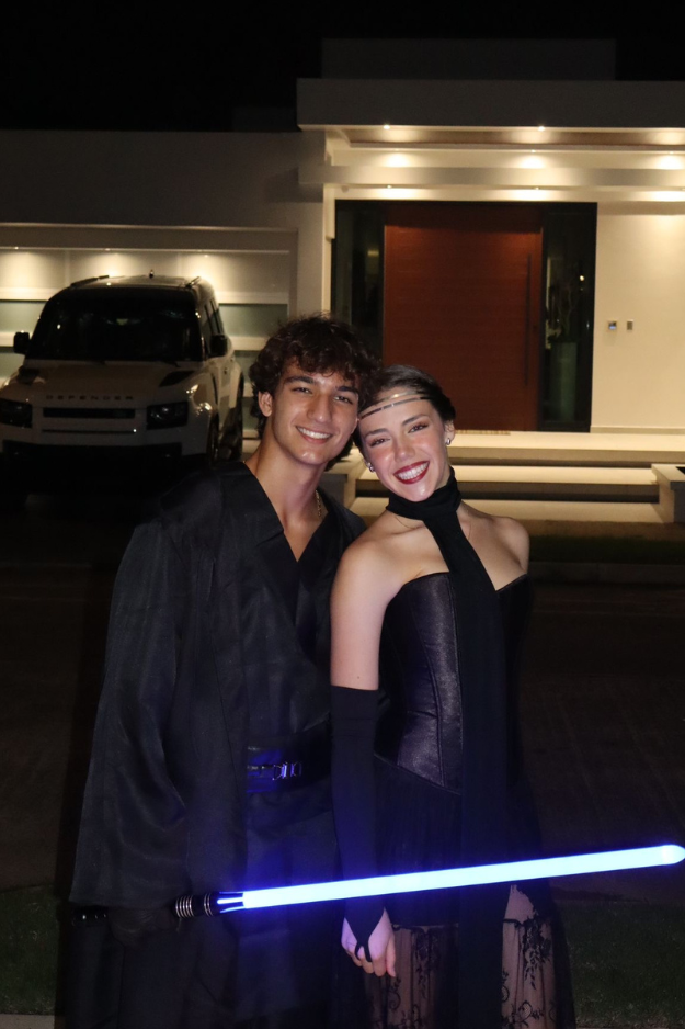 32 Cute Couple Halloween Costumes That’ll Win Every “Best Dressed” Vote