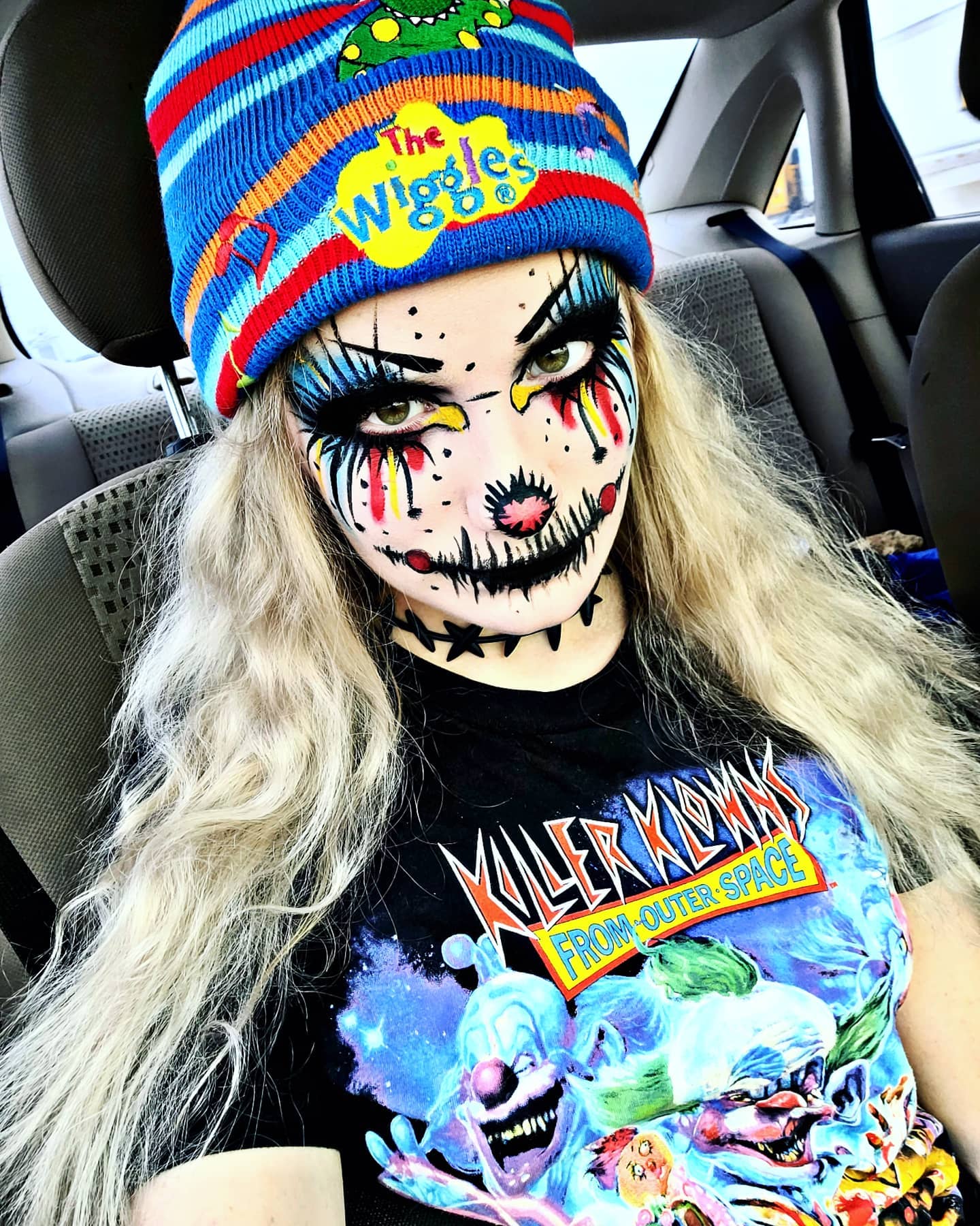 Messy Blonde Waves With A 'Killer Klowns' Vibe