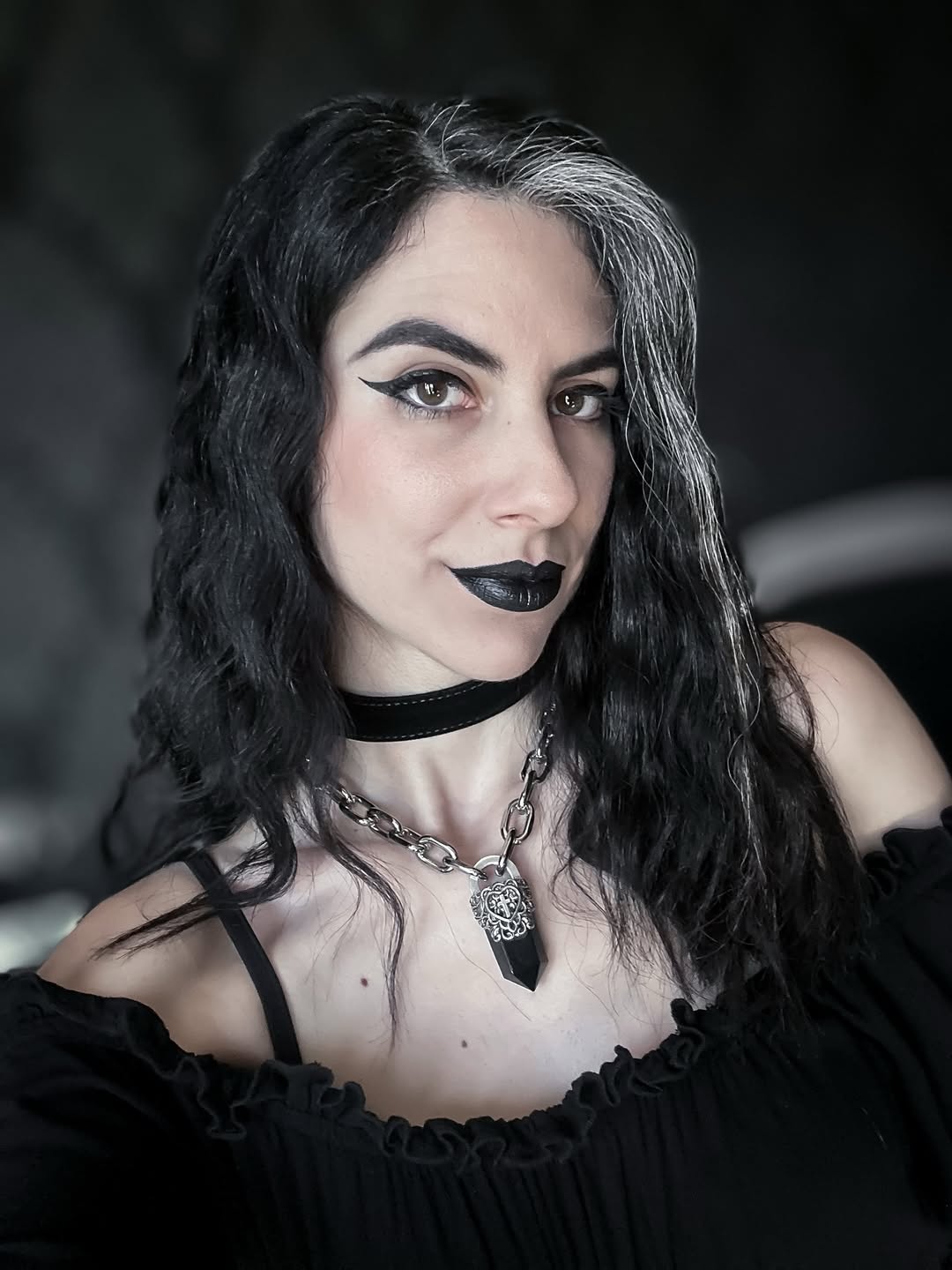 Vampire Waves With Dramatic White Streak