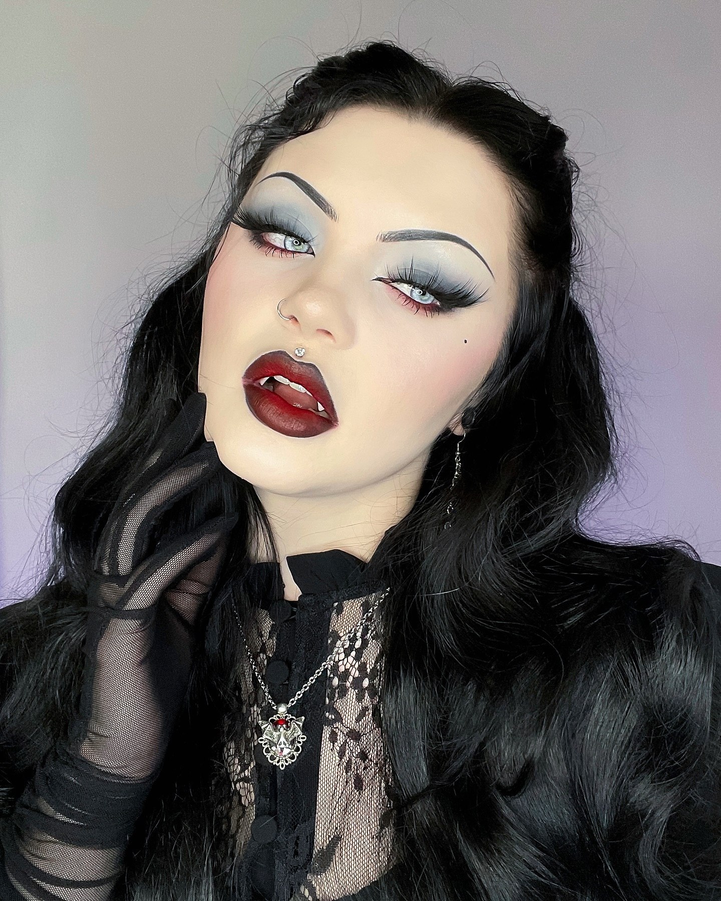 Dark Waves With Face-Framing Tendrils