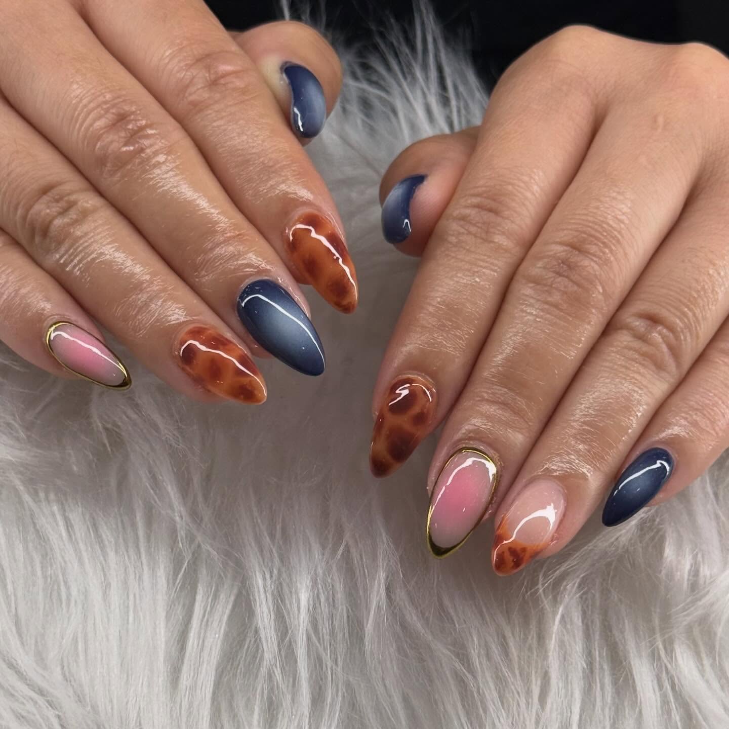 Glossy Tortoiseshell & Navy Almond Nails