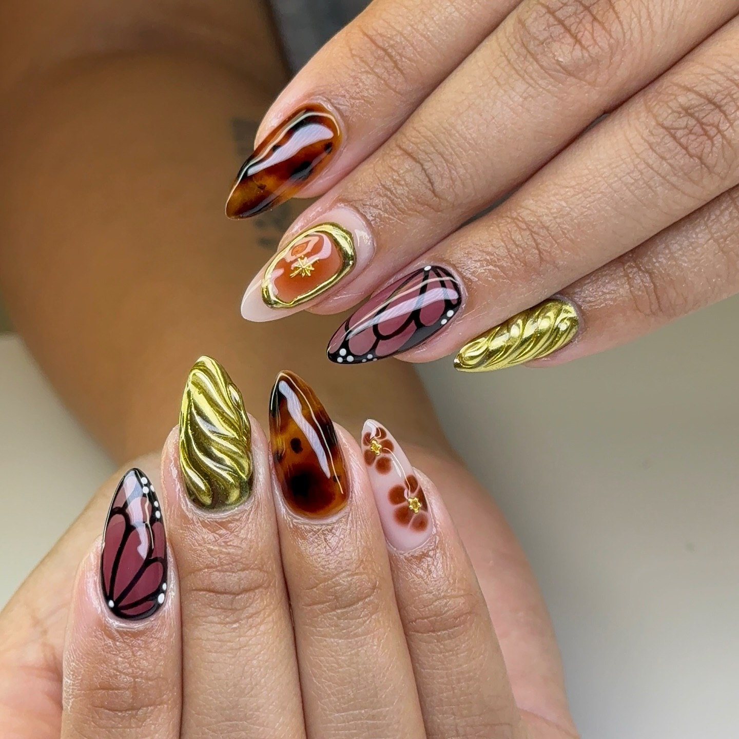 Tortoiseshell Butterflies & Gold Chrome Almond Nails