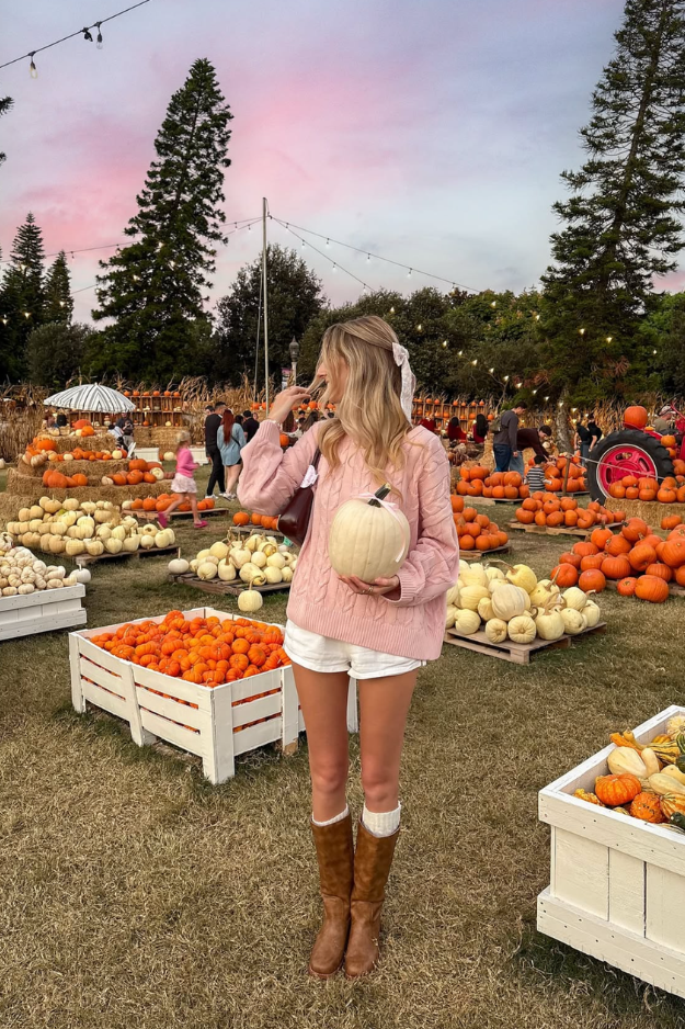 16 Pumpkin Patch Outfits That Belong in Your Favorite Fall Photo Dump 16 Pumpkin Patch Outfits That Belong in Your Favorite Fall Photo Dump