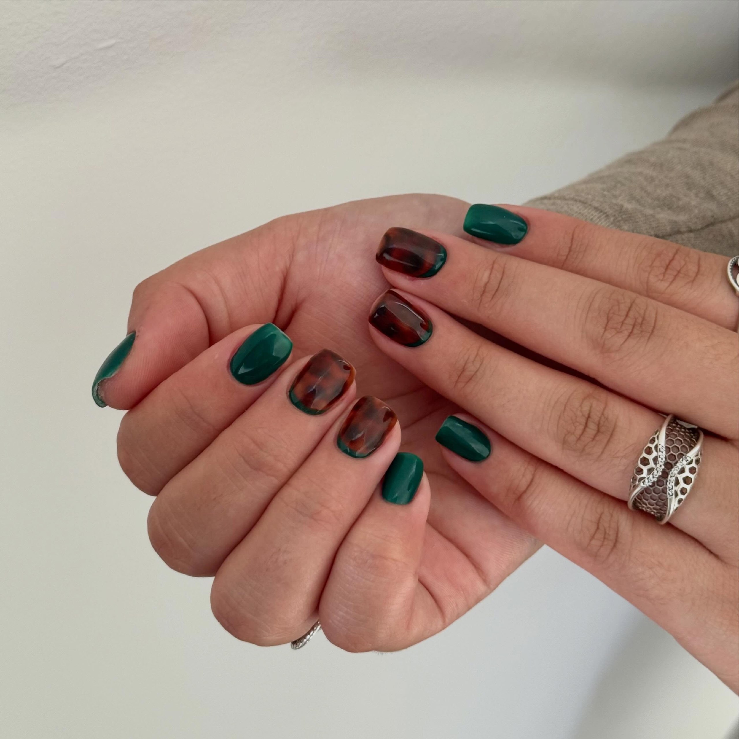 Dark Green & Tortoiseshell Mix Short Square Nails